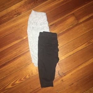 Carter baby girl ruffle leggings. Size 3 months.